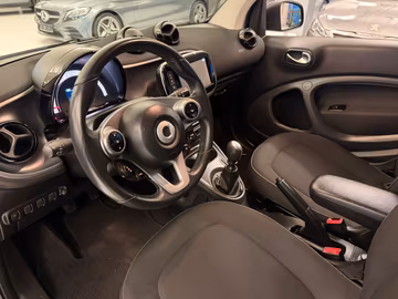 Smart fortwo passion NAVI SHZ MEDIA LEDER TEMPOMAT Vorschaubild 7