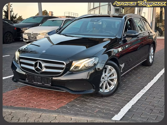 Mercedes-Benz E200 Avantgarde T LED Navi Kamera Spurwechselass - Foto 1 von 38 - Autohaus Dörrschuck Mainz