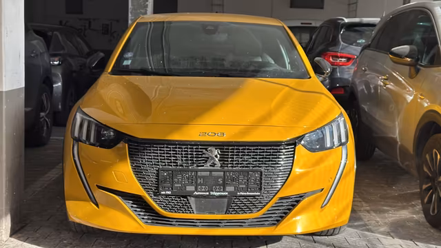 Peugeot 208 GT Line AHK. NAVI. Kamera. Head-Up Baujahr 2019 (110.180 km, Benzin, 131 PS) - Gebrauchtwagen bei Autohaus Dörrschuck Mainz