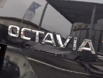 Skoda Octavia Lim. Ambition 1.6 TDI Klima PDC Vorschaubild 5