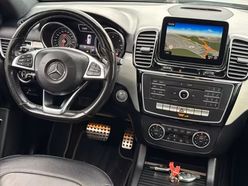 Mercedes-Benz GLE 350d 4MATIC AMG Line. PANO. 360°Kamera. NAVI Vorschaubild 19