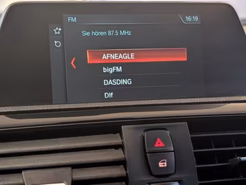 BMW 118i Sport Line *LED*NAVI*SHZ*PDC*AUTOMATIK* Vorschaubild 25