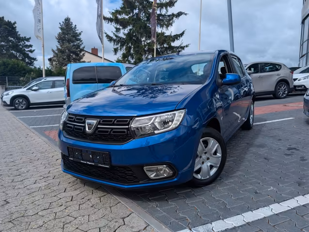 Dacia Sandero Comfort BT. TEMPOMAT. LED. KLIMAANLAGE Baujahr 2020 (82.300 km, Benzin, 73 PS) - Gebrauchtwagen bei Autohaus Dörrschuck Mainz