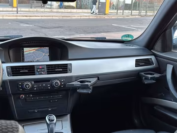 BMW 320d PanoBi-Xenon-Navi-Dachhimmel schwarzM-Sport Vorschaubild 12