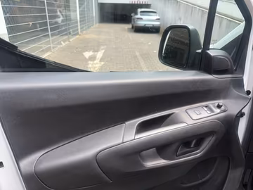 Peugeot Partner Pro L2 Vorschaubild 9