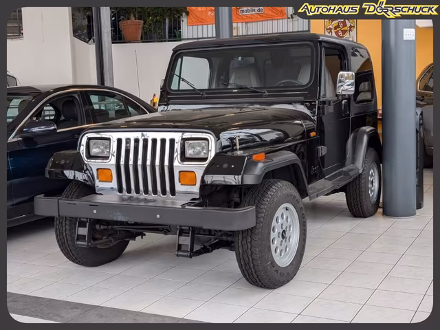 Jeep Wrangler 2.5.  AHK. OLDTIMER HARDTOP - Foto 1 von 20 - Autohaus Dörrschuck Mainz