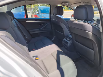 BMW 530i Lim. Aut. Navi BI-Xenon Head-Up Sithz. Temp Vorschaubild 9