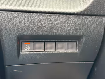 Peugeot 208 GT EAT8. NAVI. KAMERA. LED Vorschaubild 16