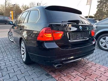 BMW 320d PanoBi-Xenon-Navi-Dachhimmel schwarzM-Sport Vorschaubild 5