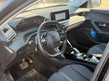 Peugeot 2008 Allure Business. NAVI. Kamera. 1. Hand Vorschaubild 6