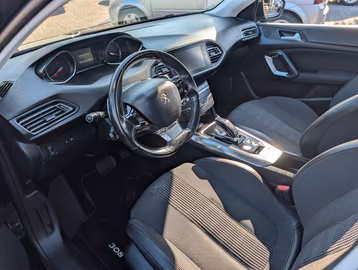 Peugeot 308 SW Allure EAT8. NAVI. Kamera. Keyless Vorschaubild 7