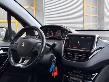 Peugeot 2008 GT Line PANO. AHK. NAVI. Kamera Vorschaubild 8