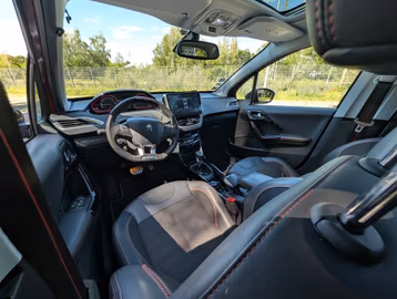 Peugeot 2008 GT Line PANO. Kamera. AUTOMATIK Vorschaubild 13