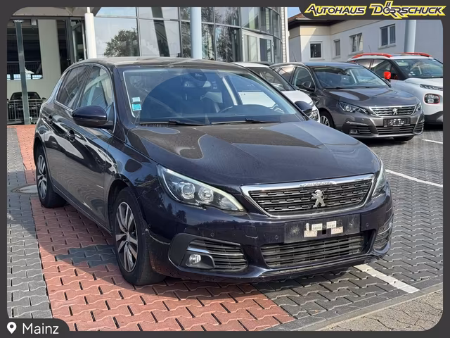 Peugeot 308 Allure EAT8. NAVI. Kamera. PDC. BT Baujahr 2019 (95.172 km, Benzin, 131 PS) - Gebrauchtwagen bei Autohaus Dörrschuck Mainz
