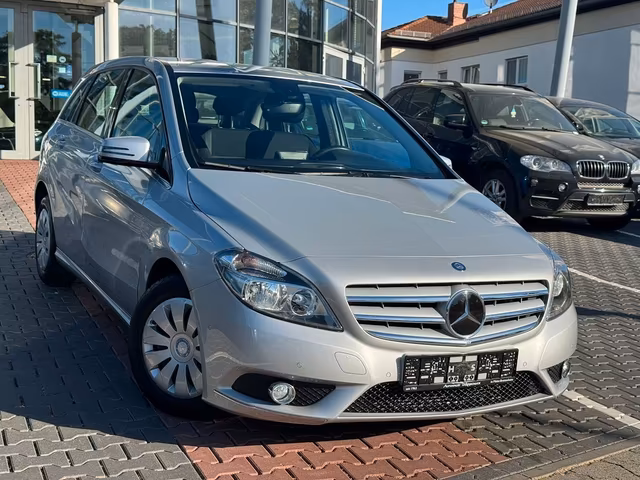 Mercedes-Benz B 180 Sports Tourer 1.Hand. SHZ. PDC. MASSAGE Baujahr 2013 (120.500 km, Benzin, 122 PS) - Gebrauchtwagen bei Autohaus Dörrschuck Mainz