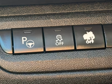 Peugeot 2008 Allure PureTech AT. 1.Hand. NAVI. PDF Vorschaubild 17