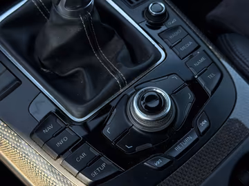 Audi S5 Coupé quattro V8. MANUELL. NAVI. AHK. SHZ Vorschaubild 14