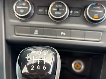 Volkswagen Touran Trendline AHK. NAVI. SHZ. 7-SITZER Vorschaubild 7