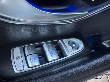 Mercedes-Benz E200 Avantgarde T LED Navi Kamera Spurwechselass Vorschaubild 18