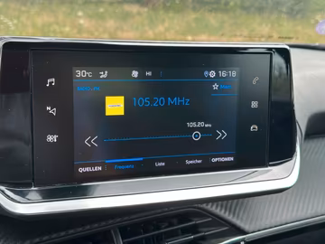 Peugeot 2008 AHK. Kamera. PDC. LED. Klima Vorschaubild 16