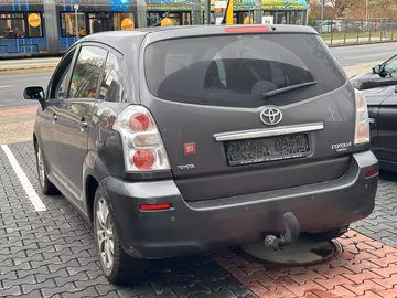 Toyota Corolla Verso 1.8 Team 7Sitzer PDC AHK Vorschaubild 4