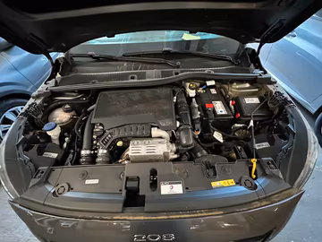 Peugeot 208 GT EAT8. NAVI. KAMERA. LED Vorschaubild 13