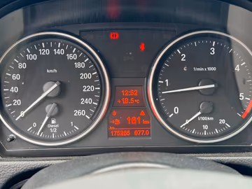 BMW 325d ConnectedDrive PDC. M-Lenkrad. Klima Vorschaubild 13