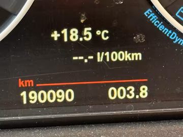 BMW 320d xDrive GT Luxury. AHK. NAVI. PDC. 4x4 Vorschaubild 14