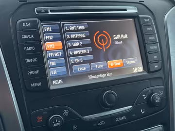 Ford Mondeo Turnier Business*LEDER*SITZKLIMA*AHK*XENO Vorschaubild 10