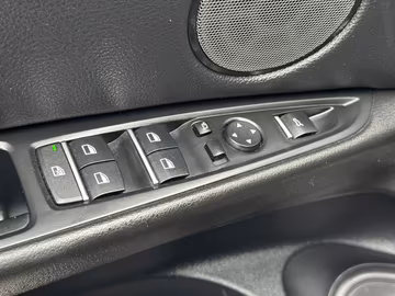 BMW X6 M50d *4x4*HARMAN/KARDON*LED*NAVI*SHZ*KOMFORT* Vorschaubild 12