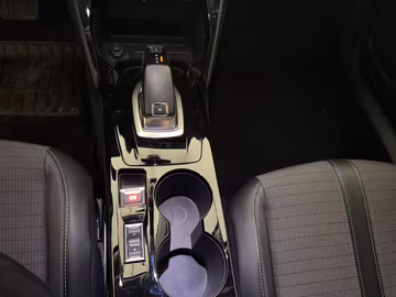 Peugeot 2008 Allure Business EAT8. NAVI. KAMERA. LED Vorschaubild 13