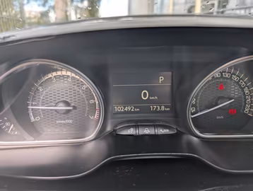 Peugeot 2008 GT Line NAVI. Automatik. LED. PDC Vorschaubild 13