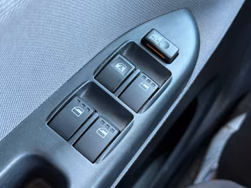 Daihatsu Trevis Limited KLIMA. MOMO. SPORT Vorschaubild 9
