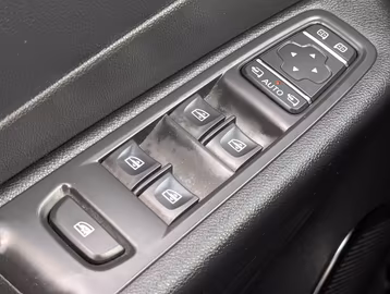 Renault Captur Intens 1.3TCe Automatik LED PDC AHK SitzH Vorschaubild 17