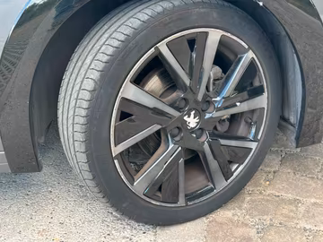 Peugeot 208 GT EAT8. NAVI. KAMERA. LED Vorschaubild 12