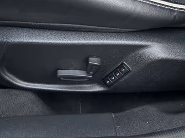 Ford Mondeo Turnier Business*LEDER*SITZKLIMA*AHK*XENO Vorschaubild 13