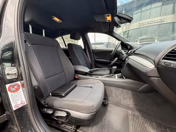 BMW 116i Automatik XENON. SHZ. PDC. HARMAN/KARDON Vorschaubild 9