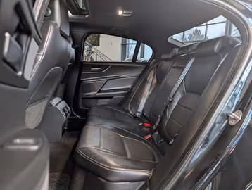 Jaguar XE 25t R-Sport AWD KAMERA Sitzheiz. PANORAMA Vorschaubild 25