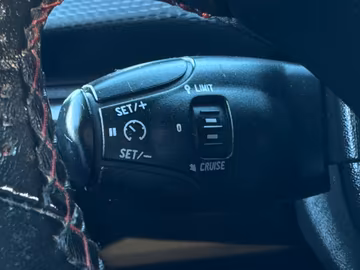 Peugeot 2008 GT-Line Edition NAVI. KAMERA. AUTOM Vorschaubild 20