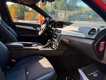 Mercedes-Benz C 350 Avantgarde AMG 4x4. PANO. NAVI. AHK Vorschaubild 8