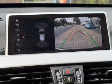 BMW X1 sDrive16d Advantage NAVI. Kamera. SHZ. DKG Vorschaubild 12
