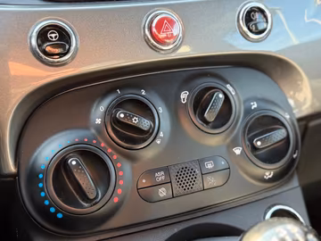 Fiat 500 Lounge 1.0 Hybrid. CarPlay. Cruise. DAB Vorschaubild 22