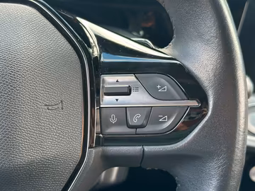 Peugeot 308 Active Pack AUTOMATIK. NAVI. LED. KLIMA Vorschaubild 17