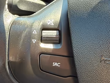 Peugeot 2008 Allure PureTech AT. 1.Hand. NAVI. PDF Vorschaubild 19