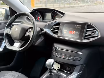 Peugeot 308 Allure 1. Hand. AHK. NAVI. Kamera Vorschaubild 11