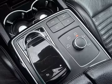 Mercedes-Benz GLE 350d 4MATIC AMG LINE. PANO. 360°-KAMERA. NAV Vorschaubild 12