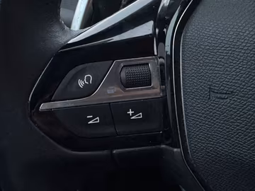 Peugeot 2008 Active Business EAT8. NAVI. AHK. Kamera Vorschaubild 17