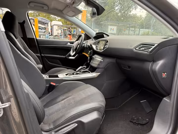 Peugeot 308 SW Allure EAT8. NAVI. Kamera. PDC Vorschaubild 7