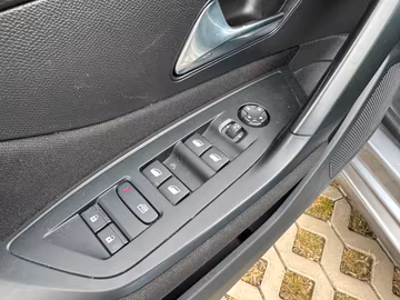 Peugeot 308 Active Pack AUTOMATIK. NAVI. LED. CARPLAY Vorschaubild 13