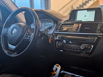 BMW 118i Sport Line *LED*NAVI*SHZ*PDC*AUTOMATIK* Vorschaubild 16